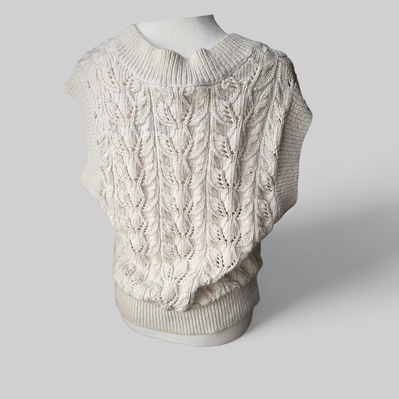 LOFT Cream V-Neck Cable Knit Sweater - Picture 3 of 4